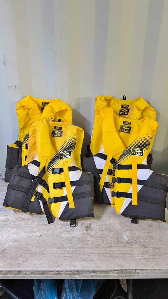 4 Fluid Life Jackets