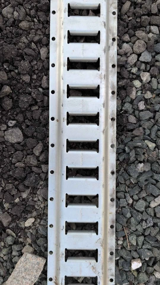 E Track Tie Down System - photo 3