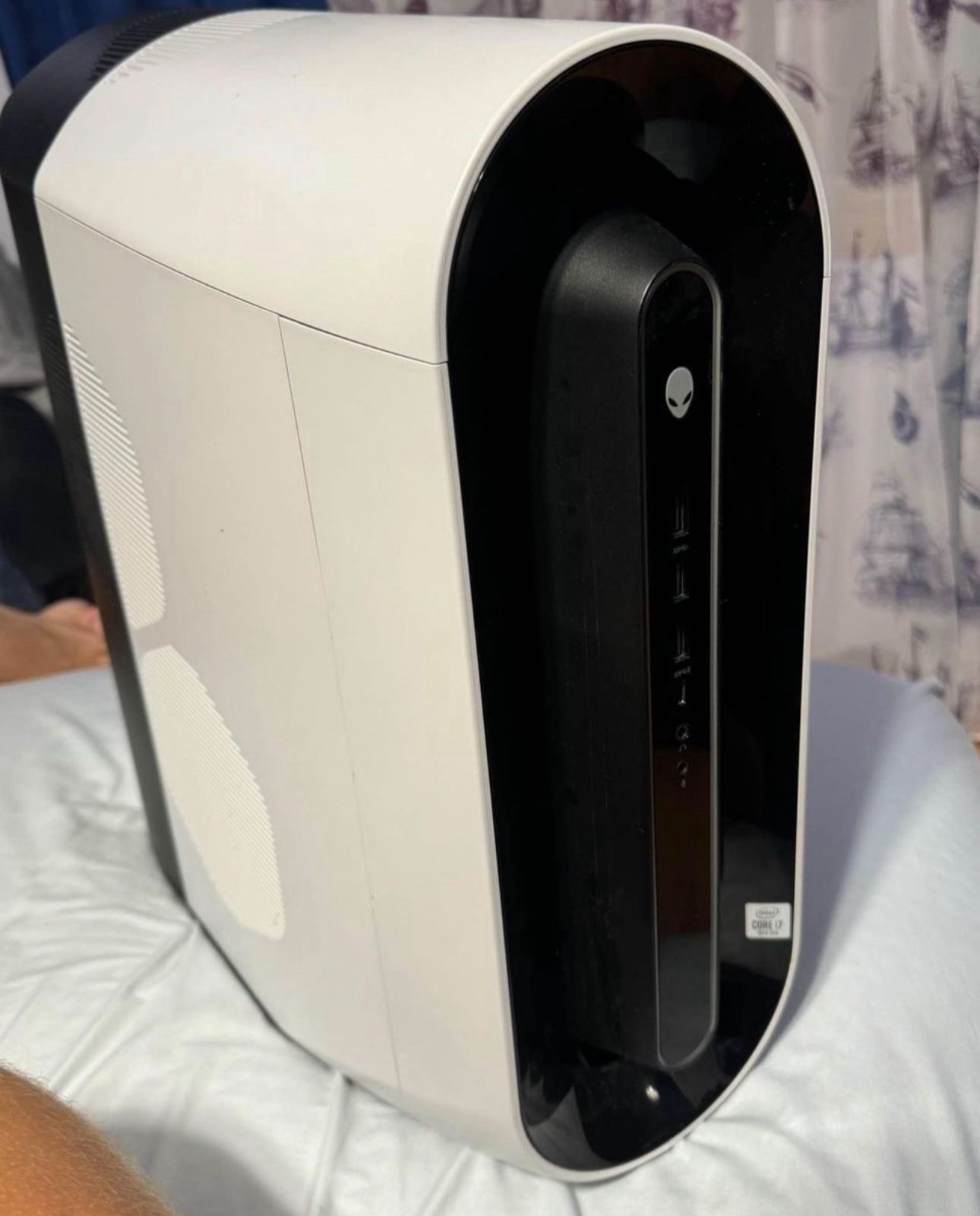 Dell Gaming PC - RTX 2060, i7-10700