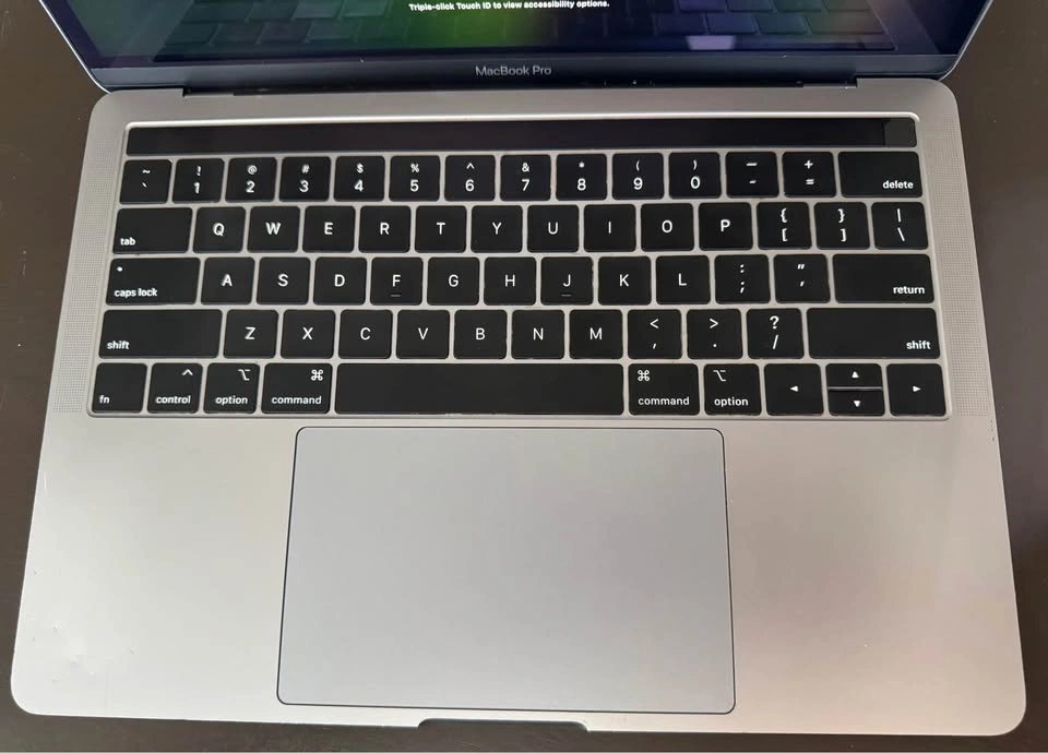 MacBook Pro 2018 13” – i5 / 8GB RAM / 256GB – Good Condition - photo 4