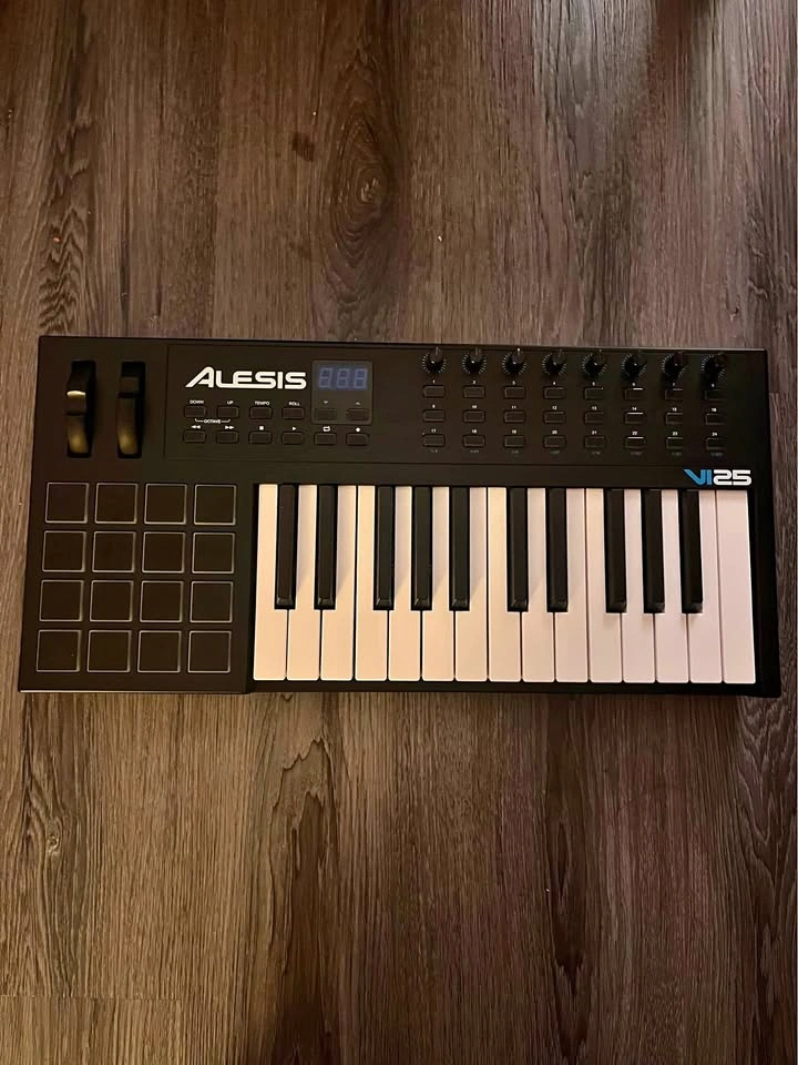 Alesis VI 25 MIDI Keyboard/Controller