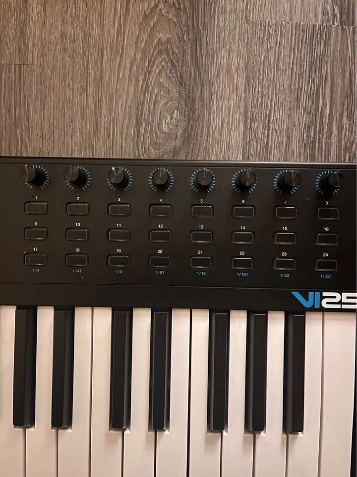 Alesis VI 25 MIDI Keyboard/Controller - photo 5