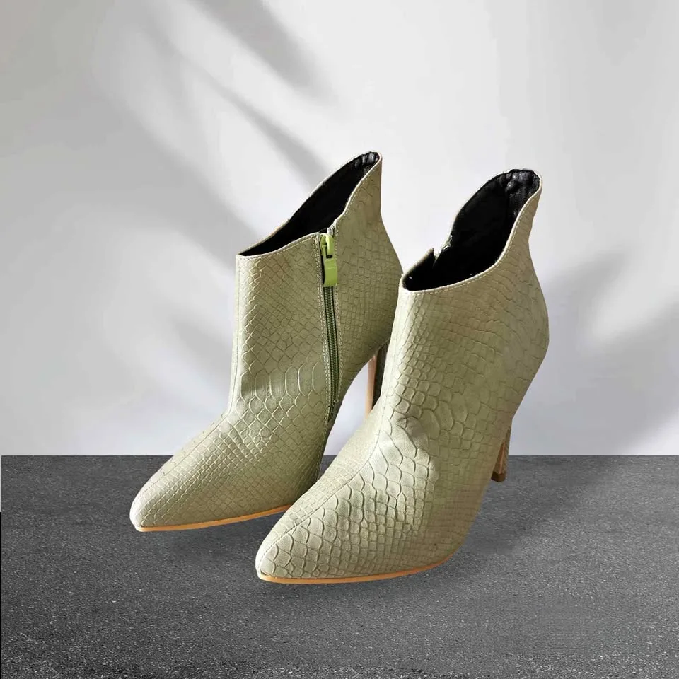 Brand New High Heels Ankle Boots - size 7.5 thumbnail