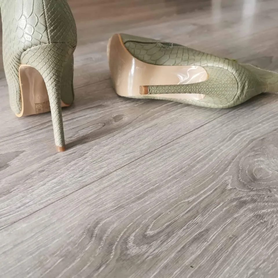 Brand New High Heels Ankle Boots - size 7.5 image indicator(5)