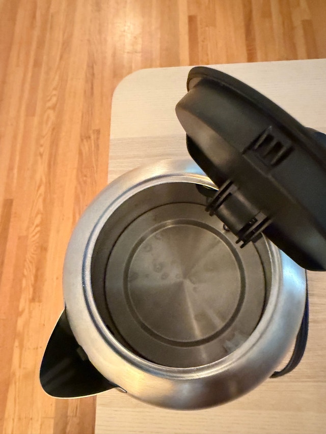 URGENT!! - Electric Kettle for sale - photo 3