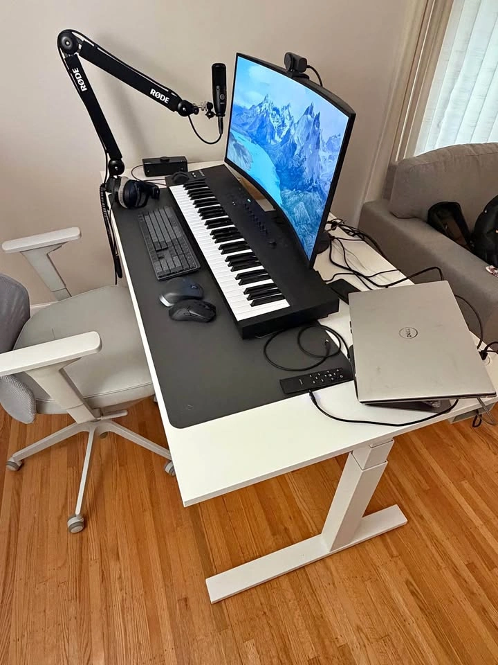 URGENT SALE - IKEA Standing Desk