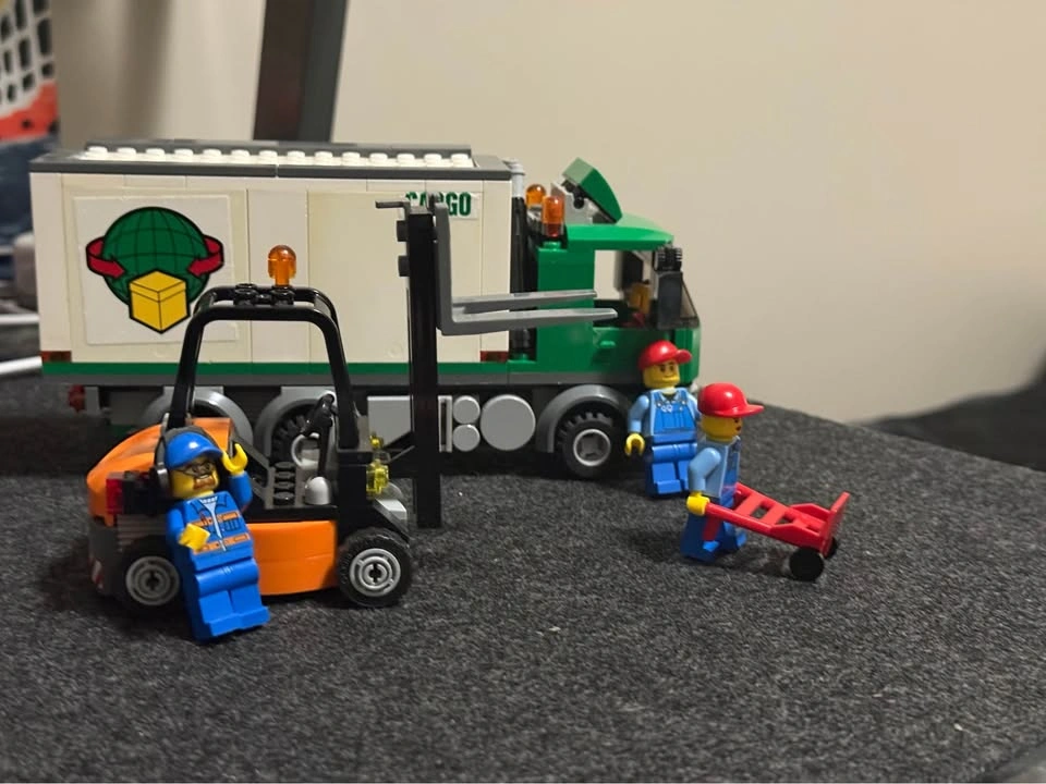 60020 City Cargo Truck (Retired) - photo 3