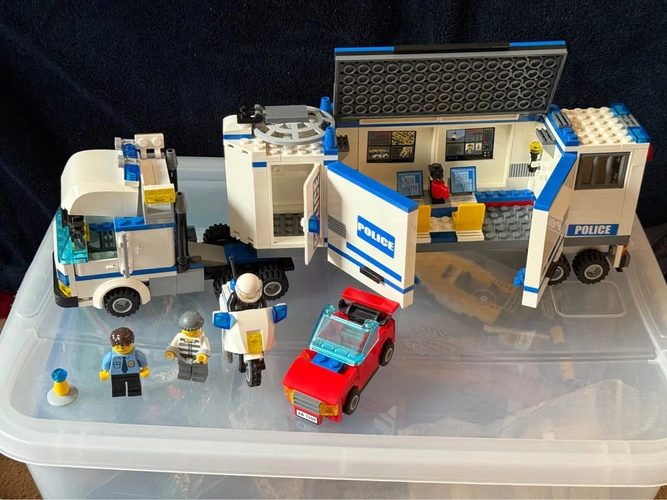 7288 - City - Mobile Police Unit (Retired) - photo 2
