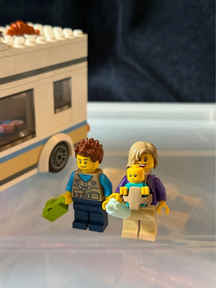 60283 - City - Holiday Camper Van (Retired) - photo 2