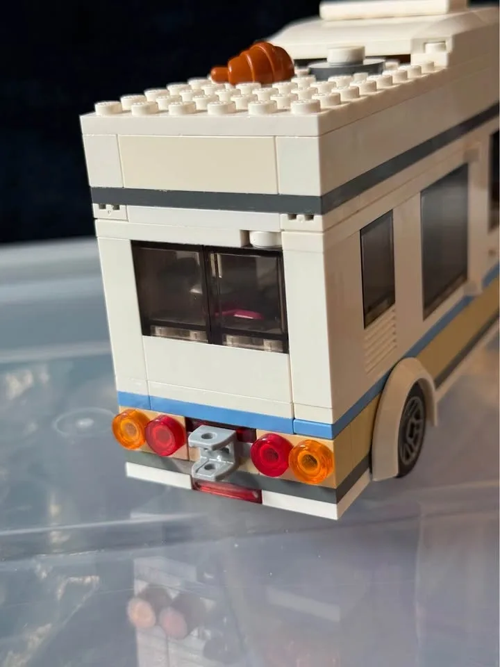 60283 - City - Holiday Camper Van (Retired) - photo 4