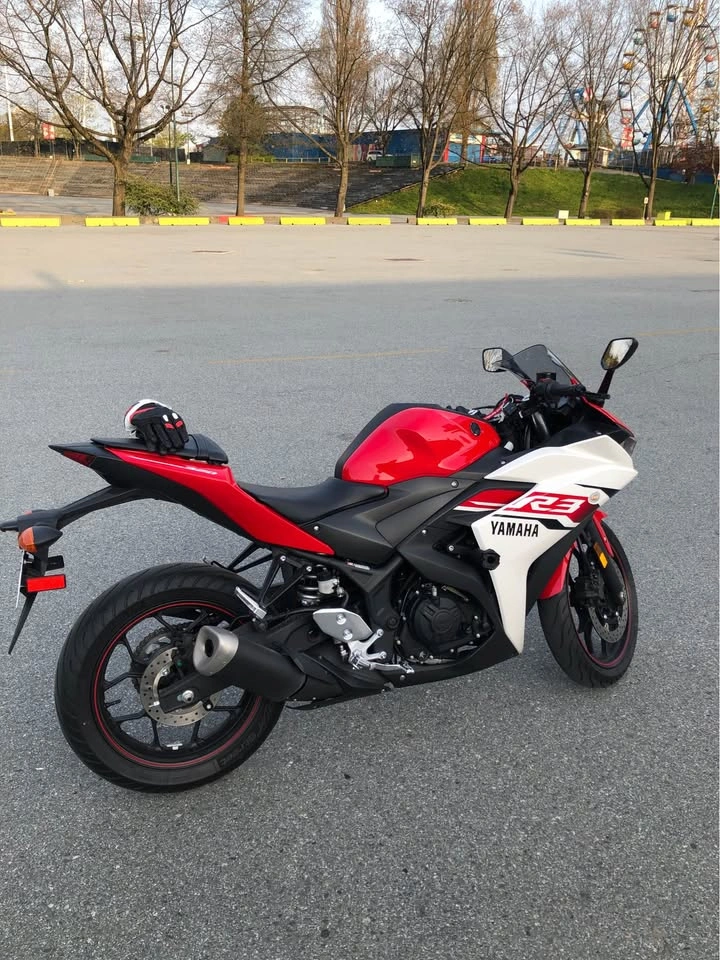 2015 Yamaha YZF-R3 Sportbike - photo 5