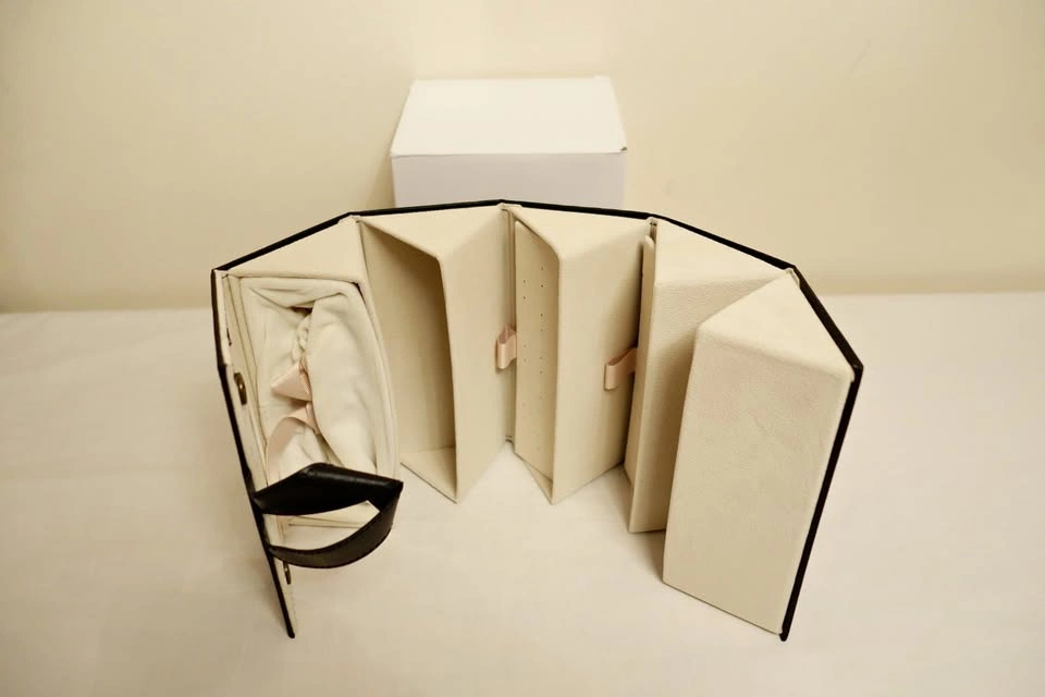 Compact Roll-Away 5 Compartment Jewelry/Eyeglass Organizer