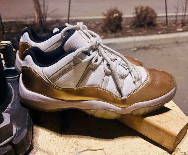 2016 Limited Edition Air Jordan's GOLD - photo 3