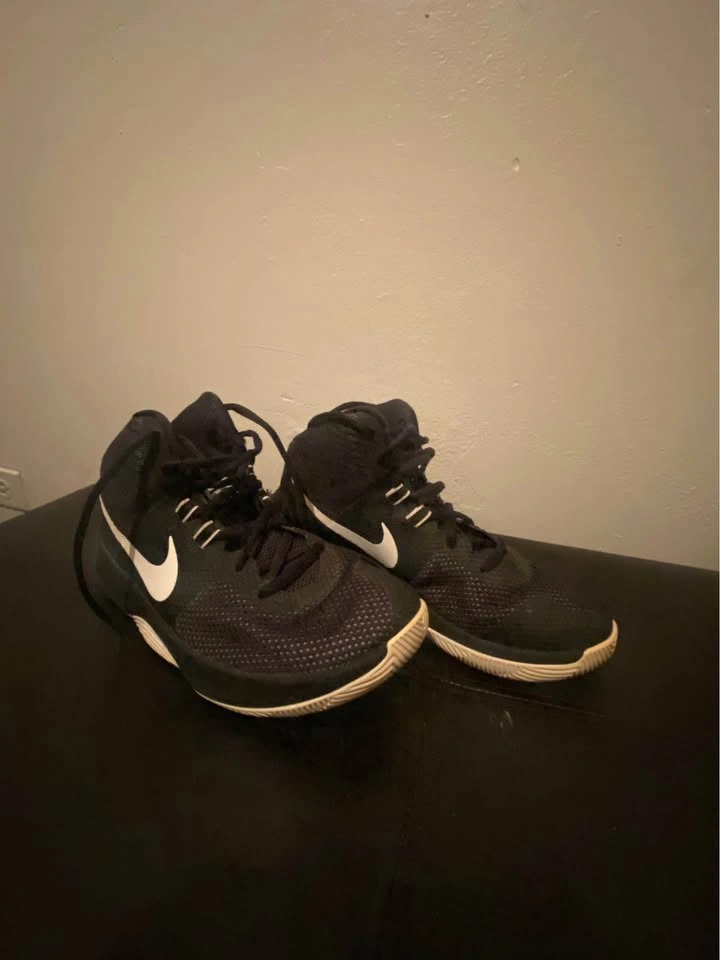 4 Pair Of Shoes (Air Force One, Jordan 4, Air Nike, And Nike Air - photo 2