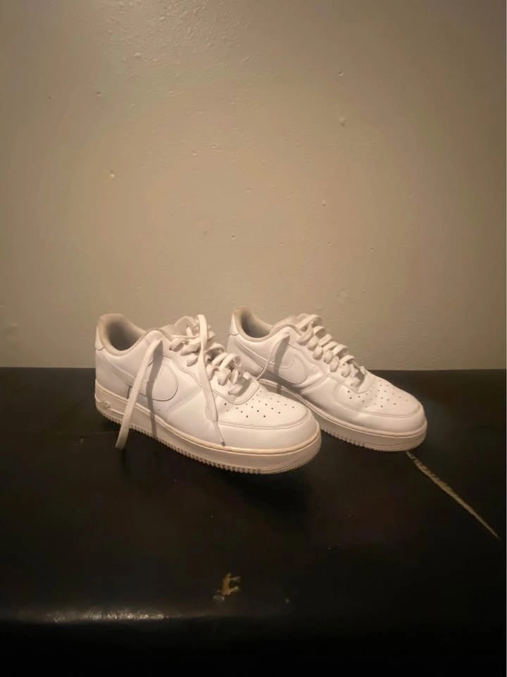 4 Pair Of Shoes (Air Force One, Jordan 4, Air Nike, And Nike Air - photo 4