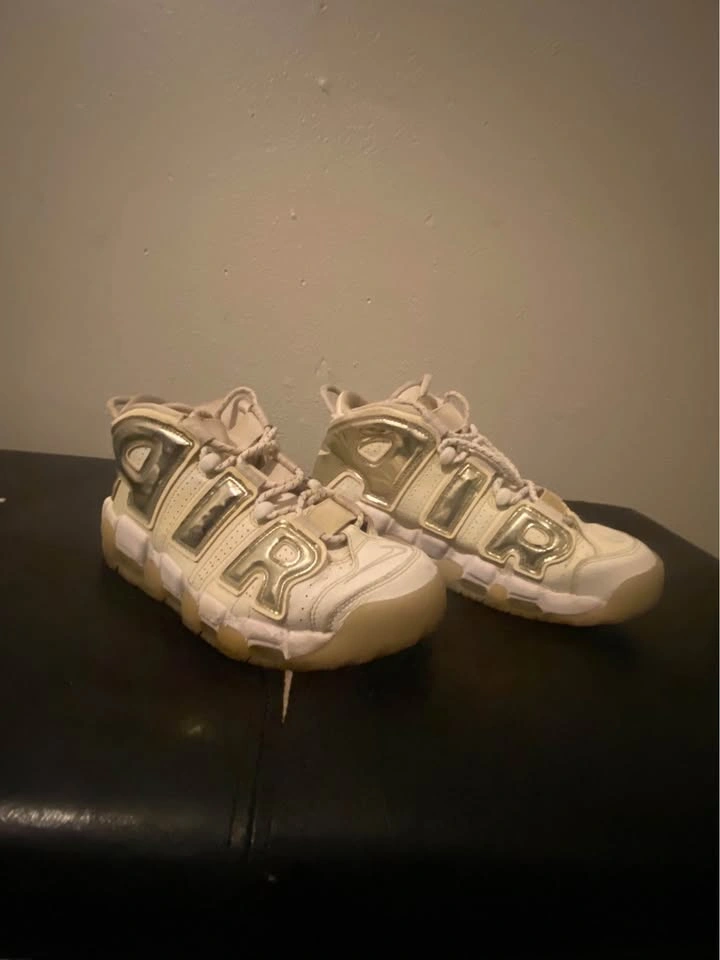 4 Pair Of Shoes (Air Force One, Jordan 4, Air Nike, And Nike Air - photo 5