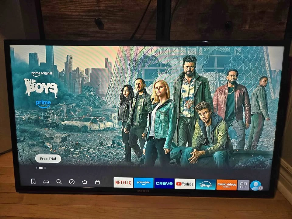 Samsung 40" 1080p LED TV, not a smart tv, no legs
