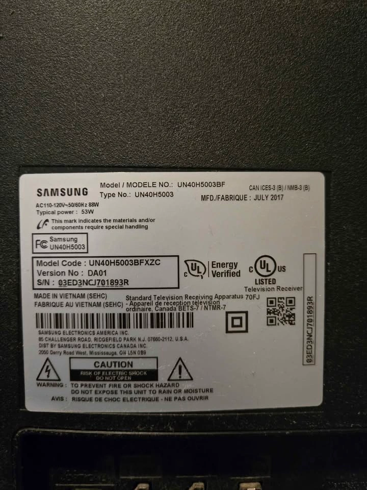 Samsung 40" 1080p LED TV, not a smart tv, no legs - photo 3