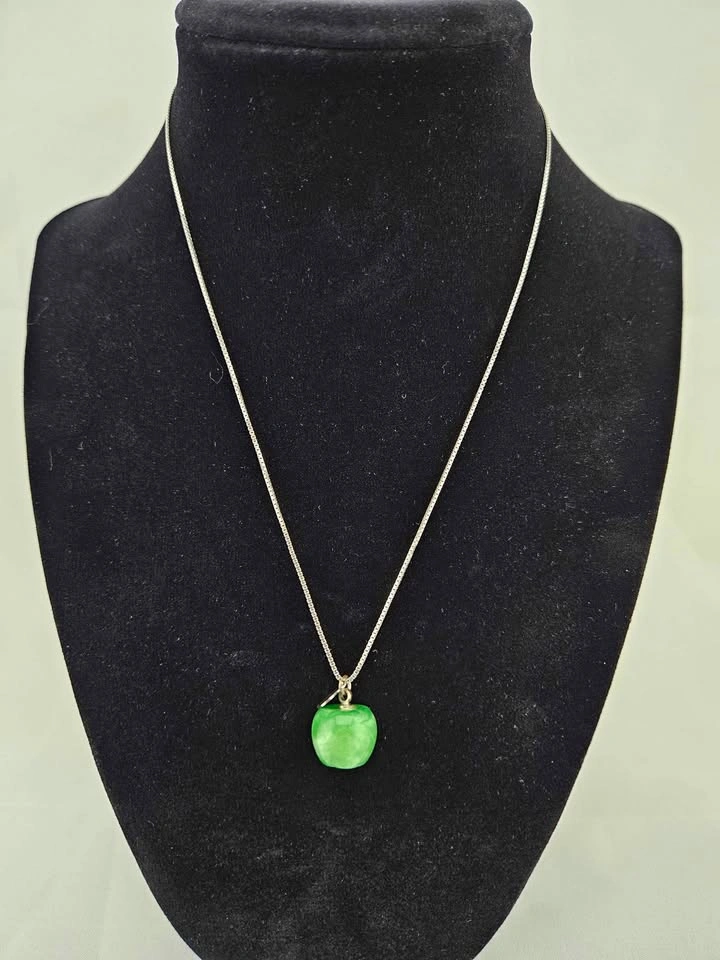 Gorgeous Green Jade Apple Pendant on 16" Sterling Silver Chain - photo 5