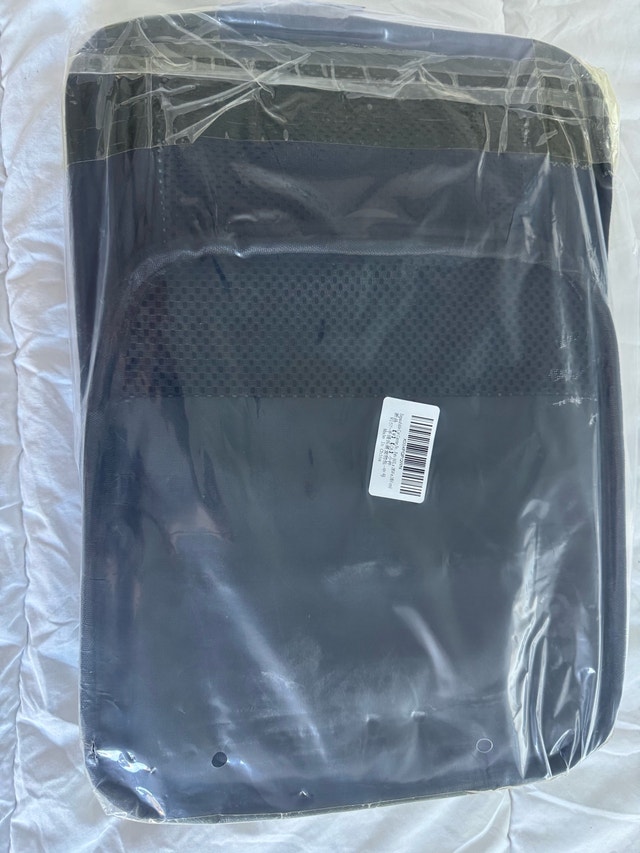 Brand New Airline Approved Pet Carrier - Sealed - photo 2