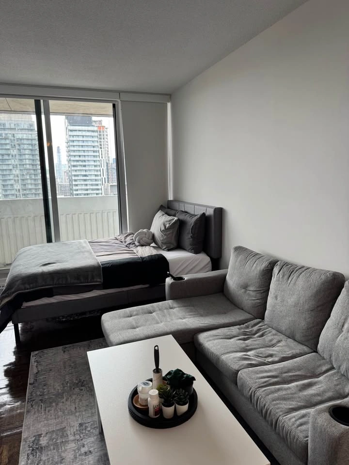 28th Floor Studio Apt - Fully Furnished | 33 Isabella St | $1900 - photo 4