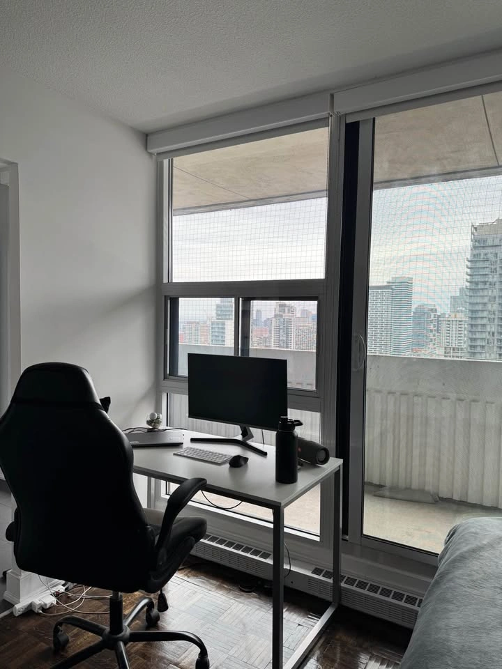 28th Floor Studio Apt - Fully Furnished | 33 Isabella St | $1900 - photo 5