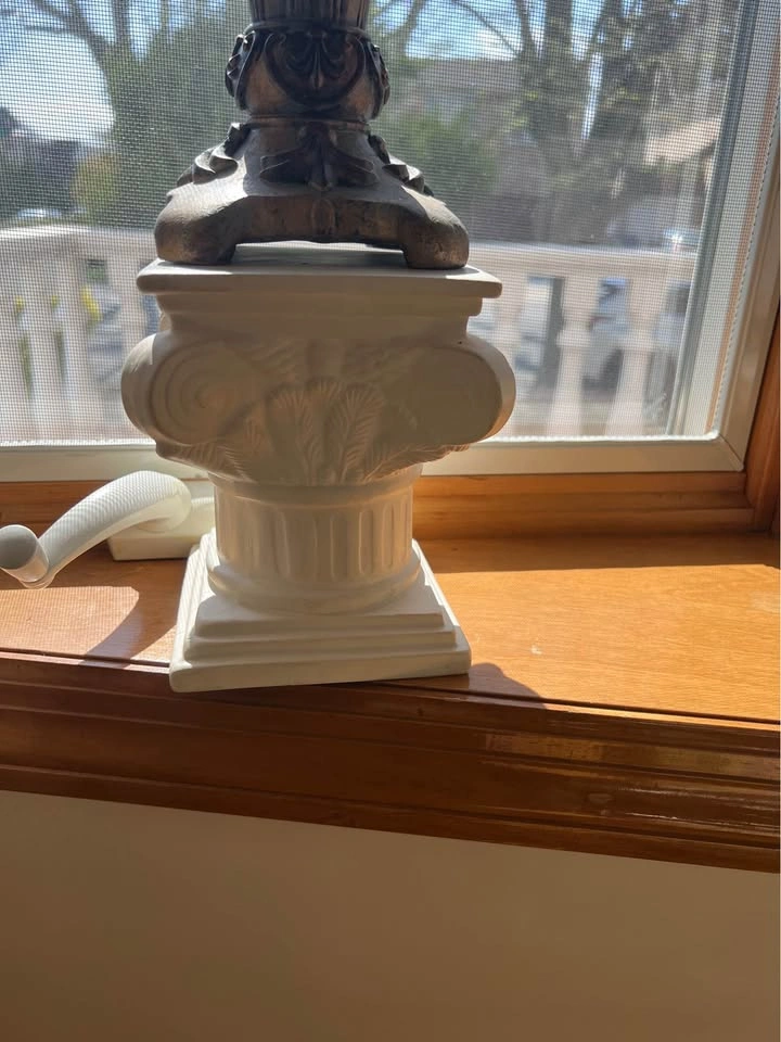 Corinthian Column Display Stands w Decorative Accent Pieces - 8 - photo 3