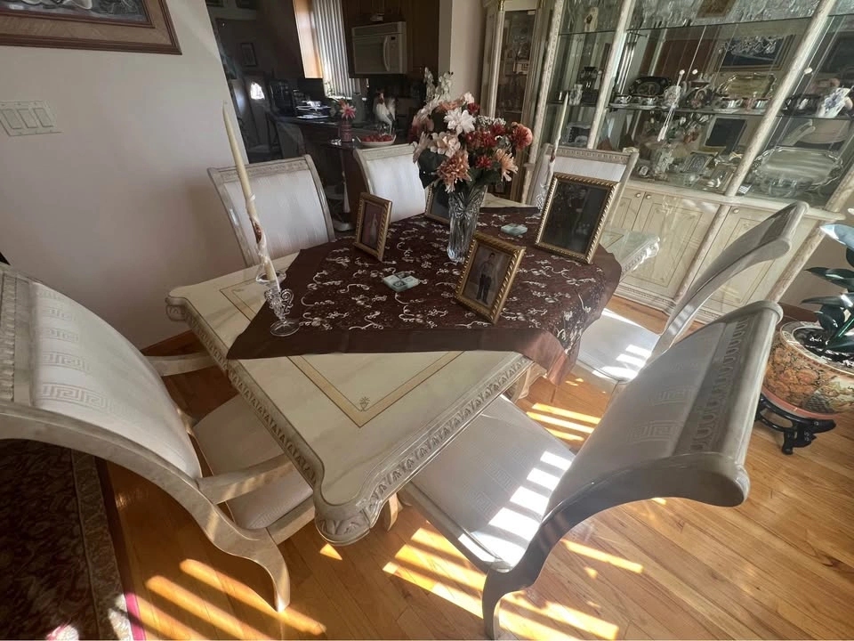 Dining Room Set: Table, 6 Chairs & China Cabinet - photo 2