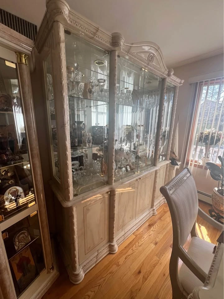 Dining Room Set: Table, 6 Chairs & China Cabinet - photo 3