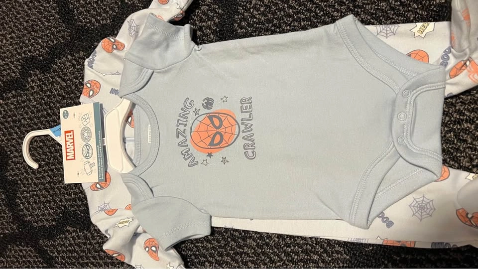 Marvel Spiderman Baby Boy 2 Piece Sleeper Bodysuit Set 0-3M - photo 3