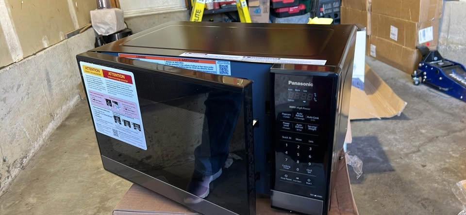 Panasonic Compact Digital Microwave Oven - 0.9 cu.ft - Black - photo 4
