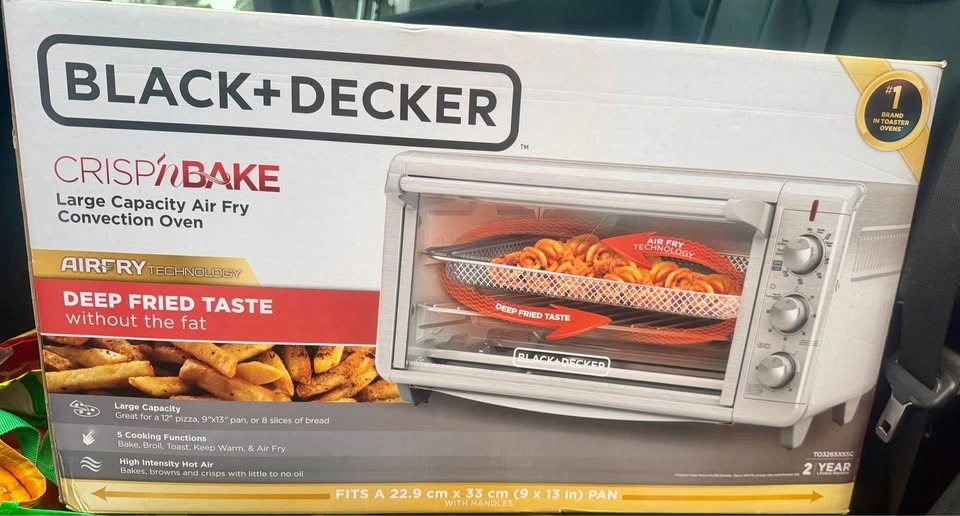 Black and Decker Extra Wide Air Fryer Toaster Oven - photo 3