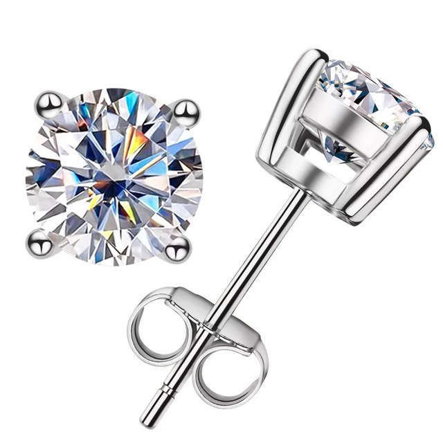 Classic Round Cut Solitaire Stud Earrings - CZ / High-Quality Si