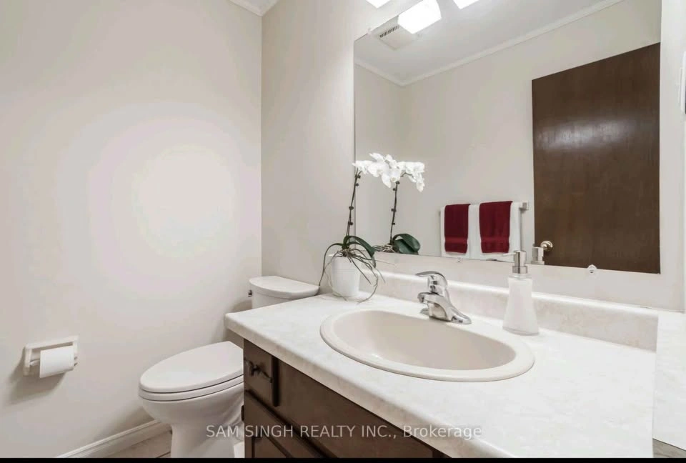 4 Beds 3 Baths - House - photo 3