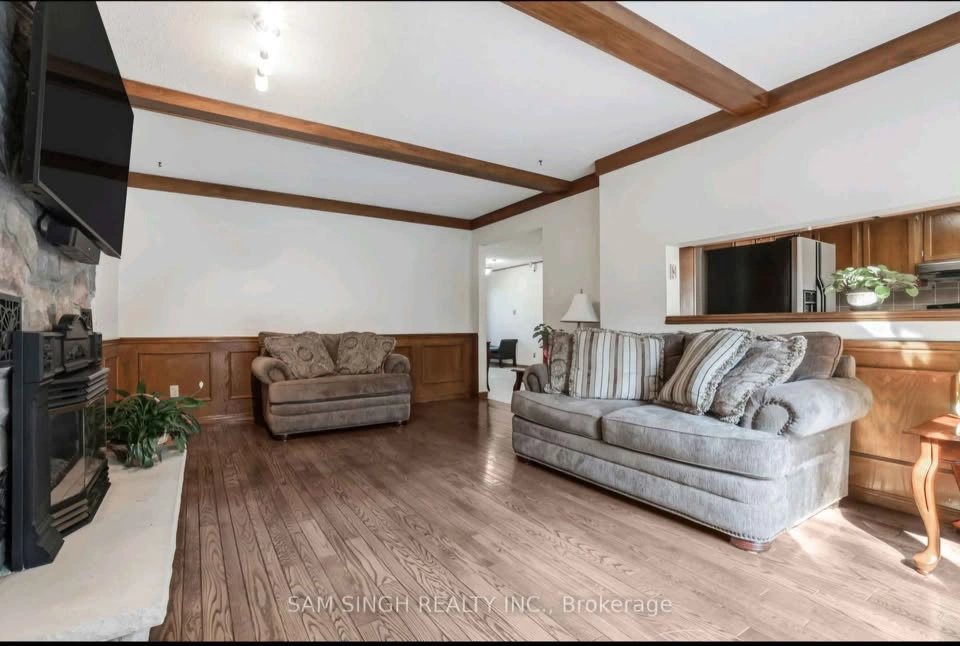 4 Beds 3 Baths - House - photo 4