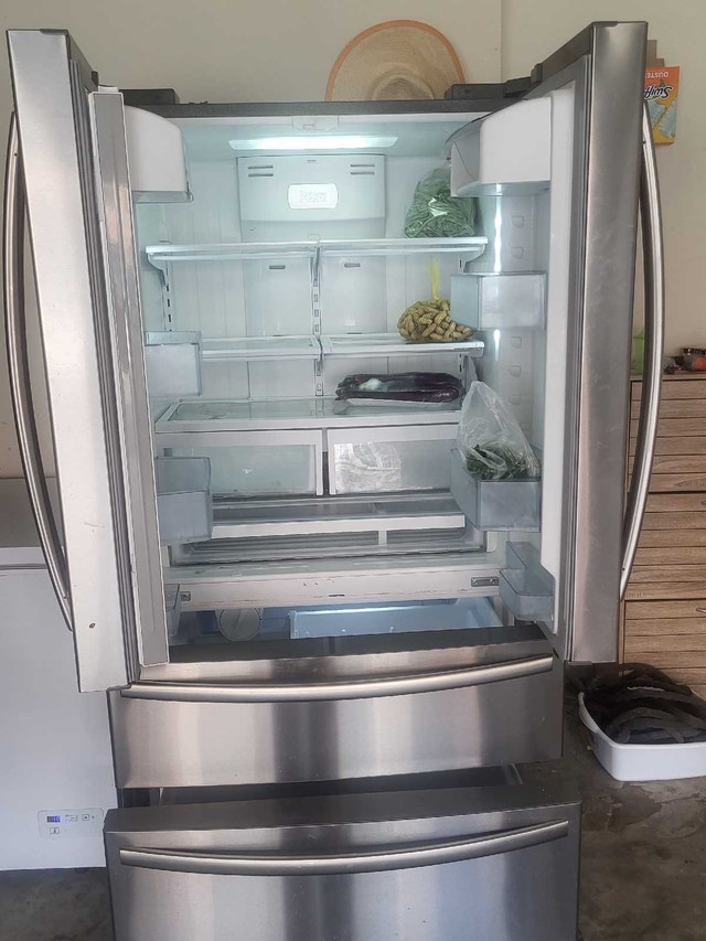 Samsung Refrigerator - photo 3