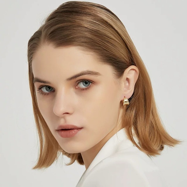 Chic Gold Color C-Shape Hoop Stud Earrings - photo 3
