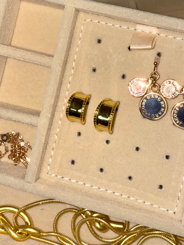Chic Gold Color C-Shape Hoop Stud Earrings - photo 5
