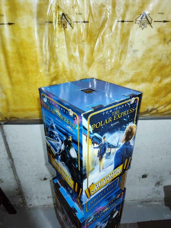 Vintage 2004 Polar Express Video Store Standee - photo 3