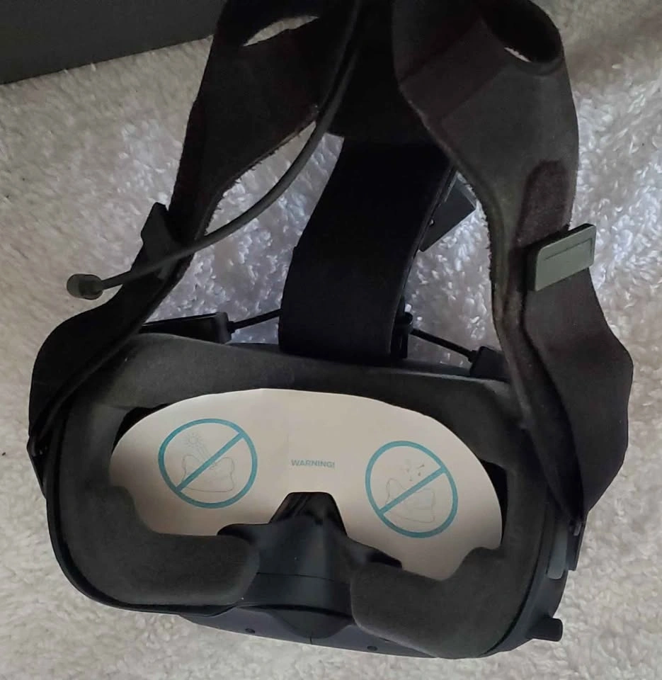 Vive - Like New, In Box + Accessories - photo 4