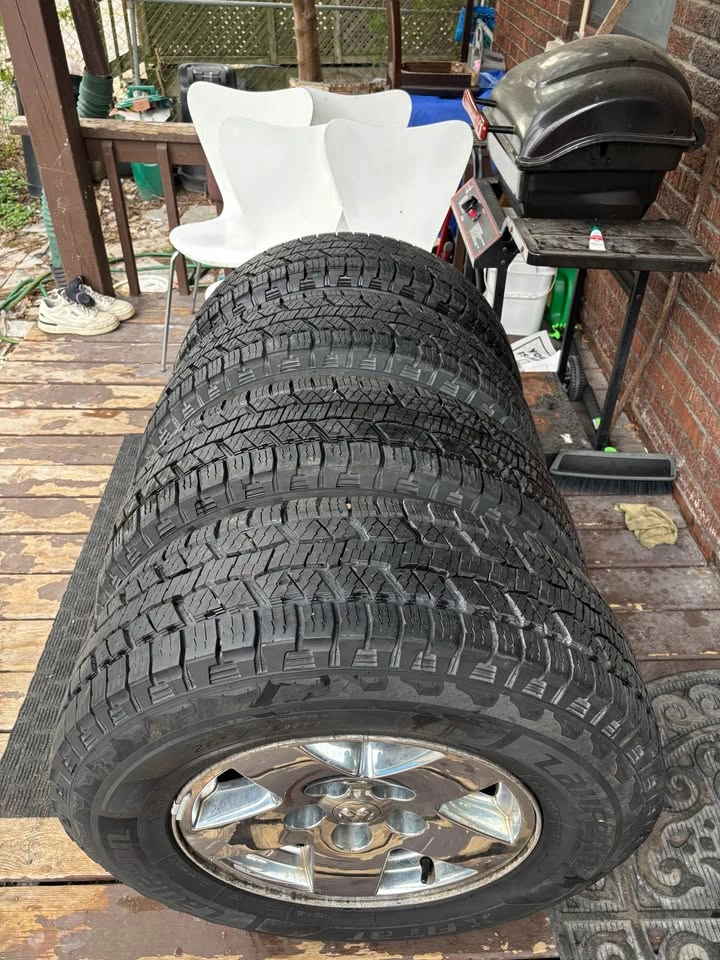 Laufenn All-Weather Tires 265/70R17 & 17" OEM RAM Rims - photo 5