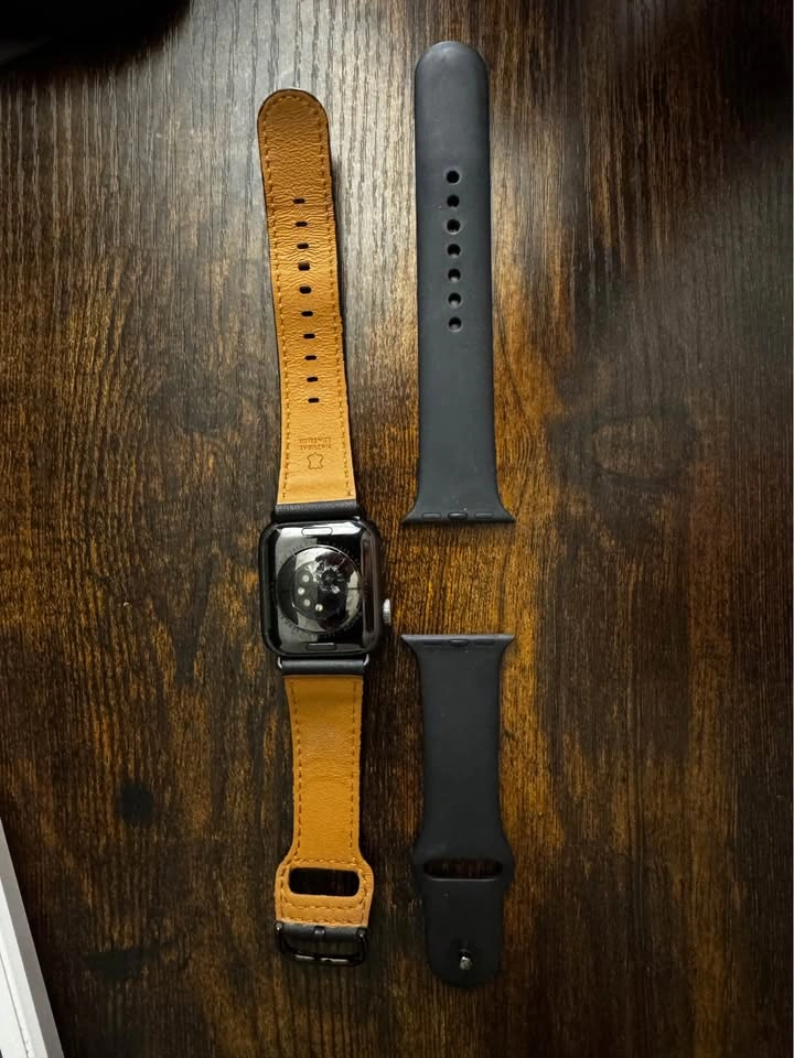 Apple Watch Series 6 GPS 40mm - 2 Bands (Cracked Back) - photo 2