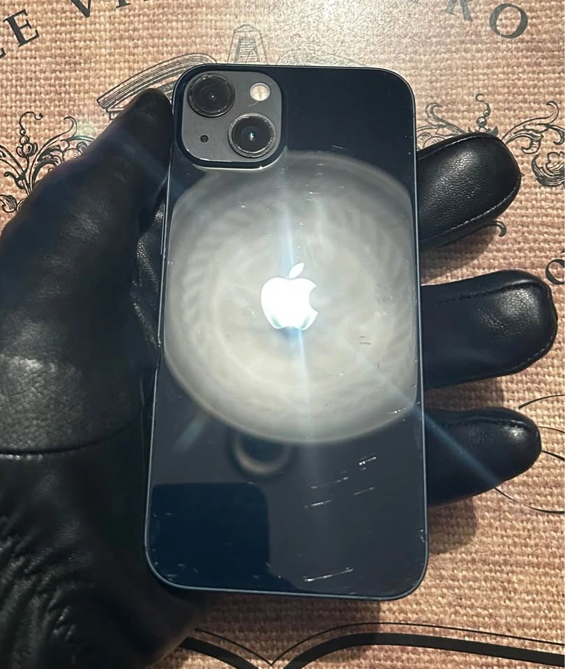 iPhone 13 128GB - Great Condition + Accessories - photo 3