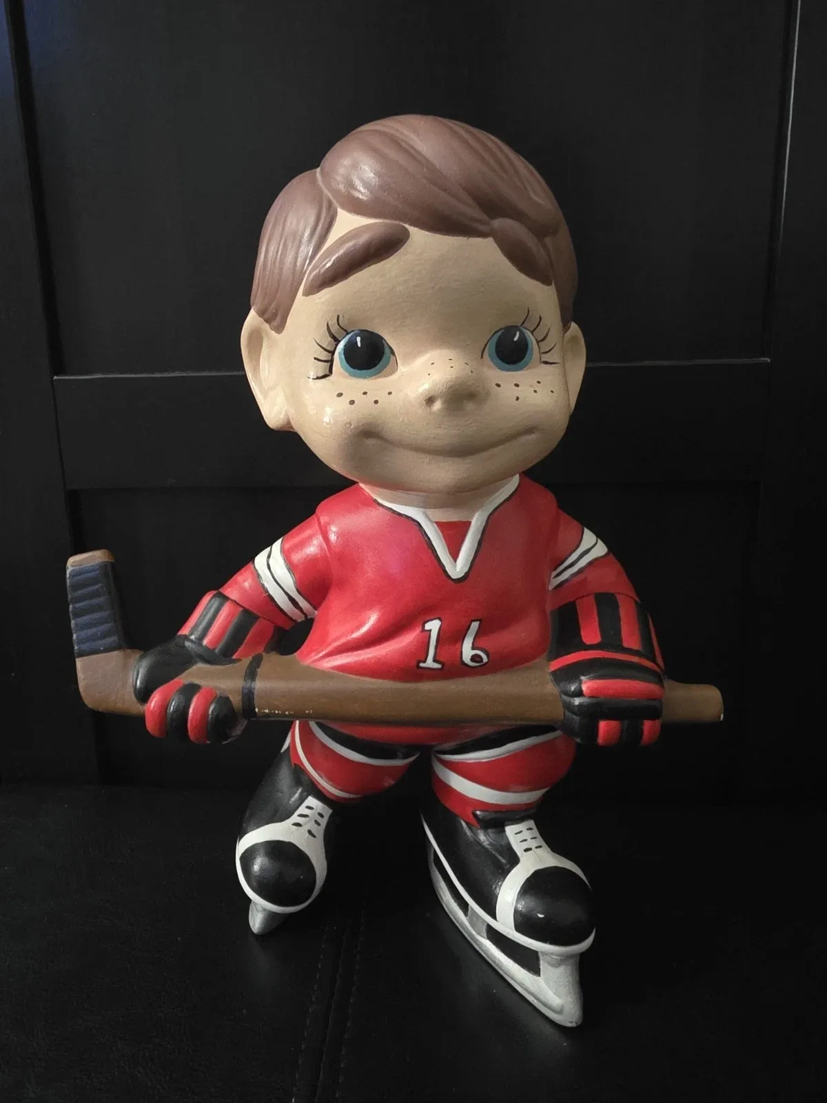 1970's Atlantic Mold Ceramic Hockey Player-#16