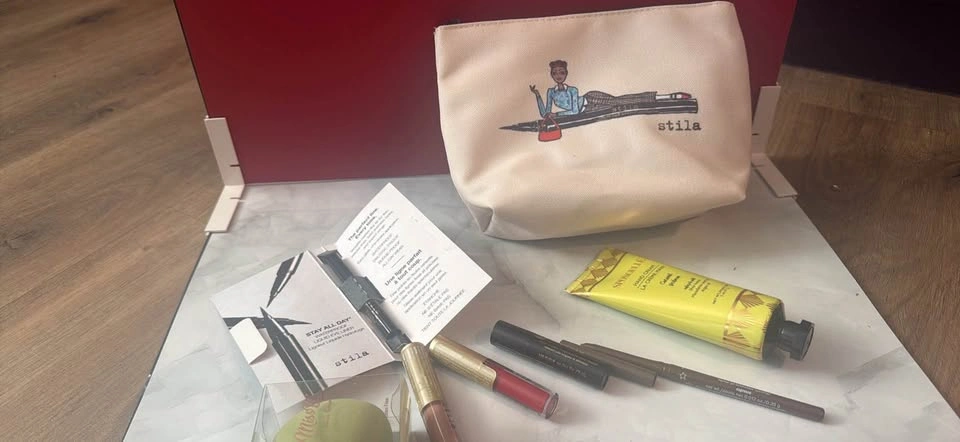 Makeup Set with Case and Hand Cream - photo 2