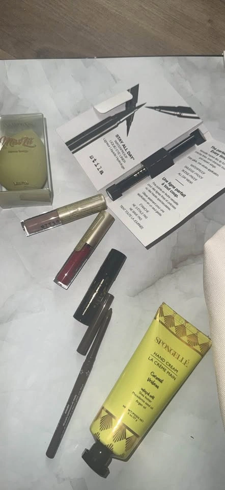 Makeup Set with Case and Hand Cream - photo 3