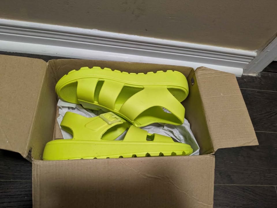 Brand new stylish soft and lightweight women casual sandals - photo 4