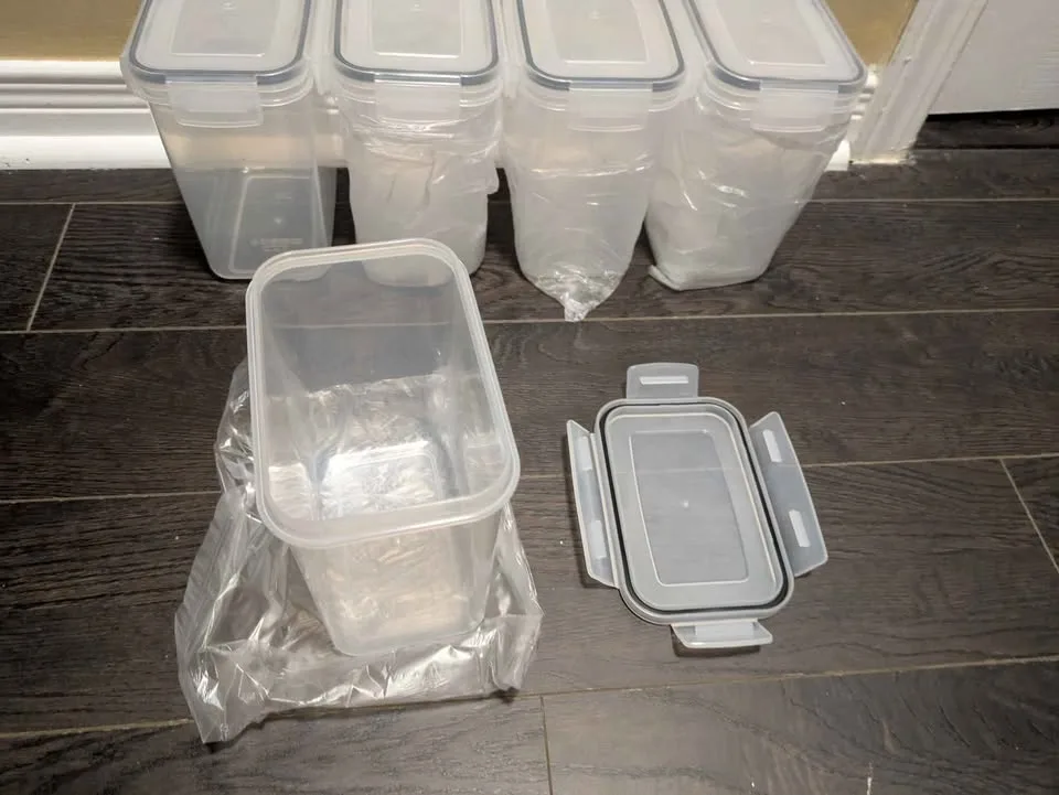 Brand new 5 pack 1.6l airtight food containers (firm price) image indicator(9)