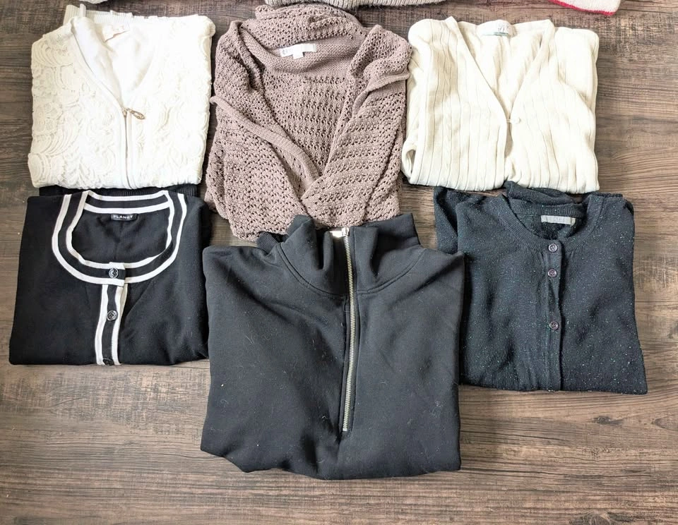 Sweater Bundle MEDIUM 17pcs - photo 2