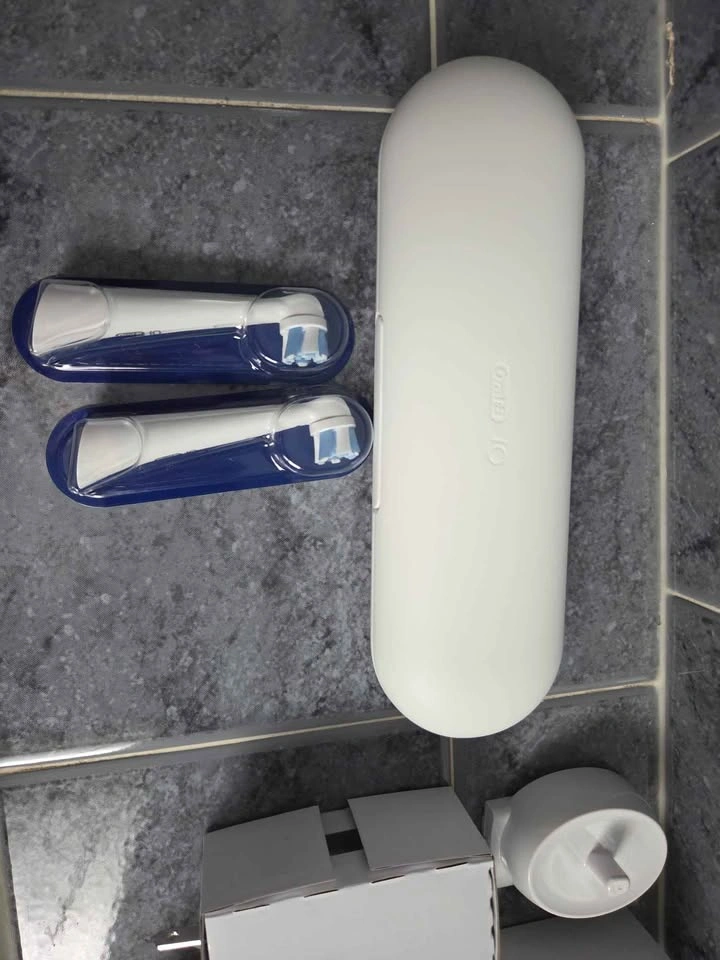Oral-B iO Series Professional Clean Electric Toothbrush - photo 3